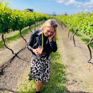 Meet your Posher, Elise